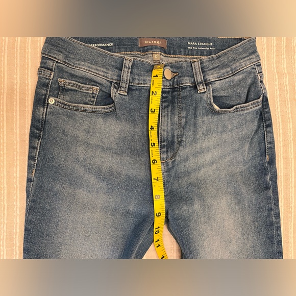 DL1961 Mara Straight Ankle - Picture 9 of 11